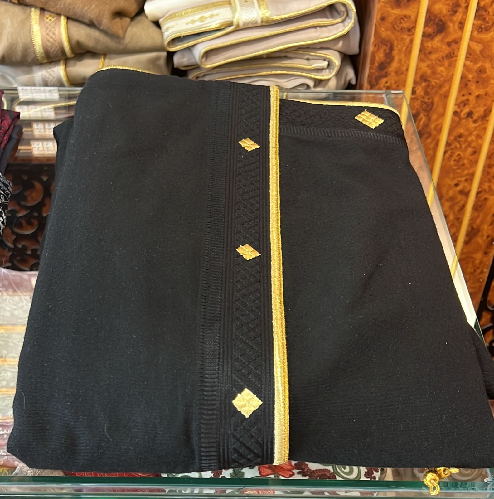 بشت وبر منجم